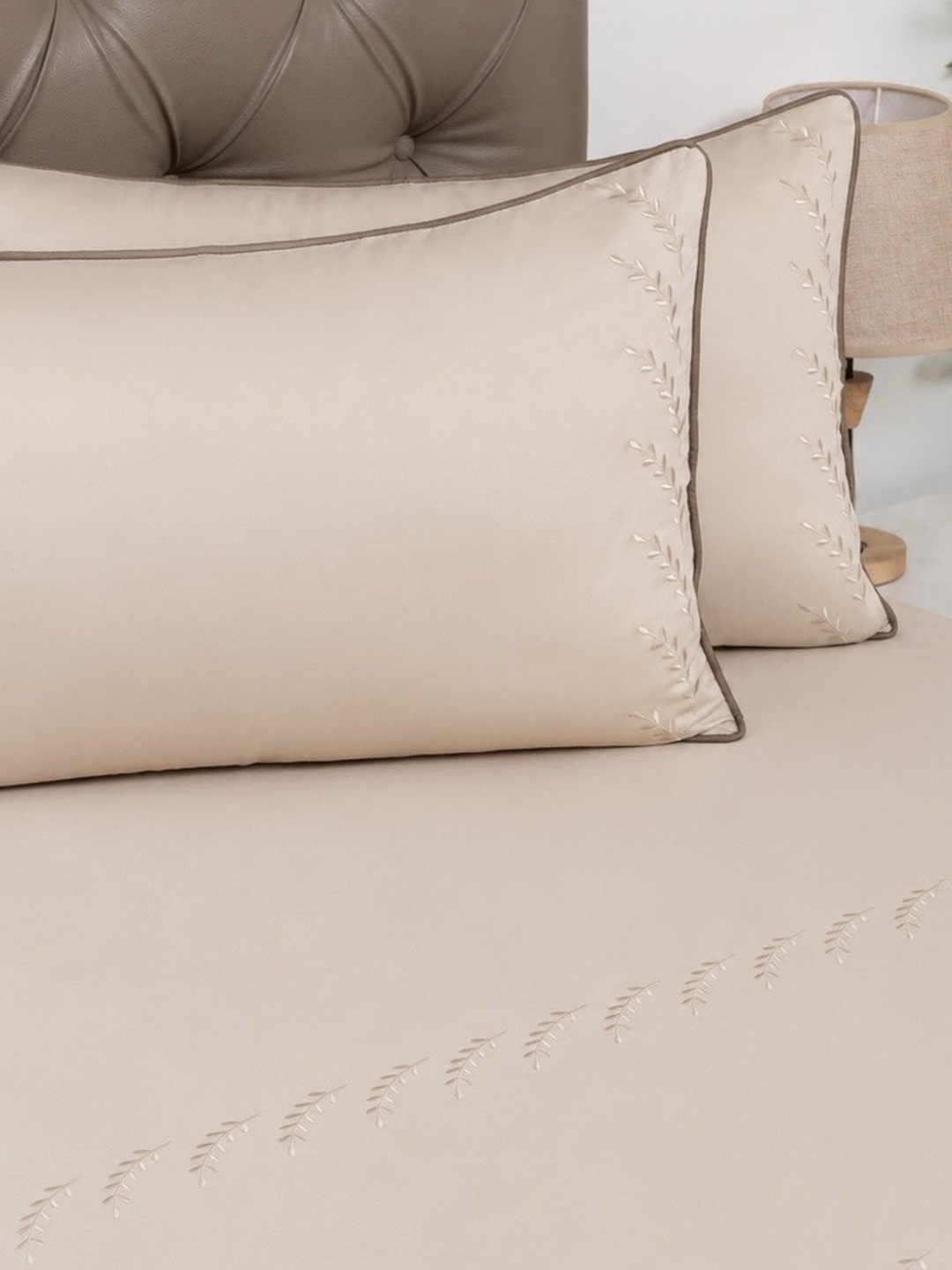 img_9781 100% Cotton Bedsheet with 2 Pillow Cover - Image 1